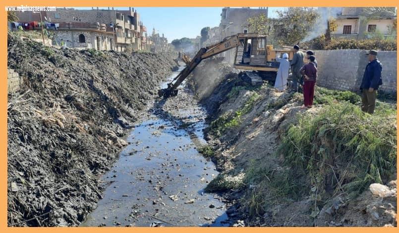 محافظ أسيوط يعلن استمرار أعمال تبطين وتطهير الترع والمجارى المائية خلال فترة السدة الشتوية بقرى ومراكز المحافظة للارتقاء بمنظومة الري