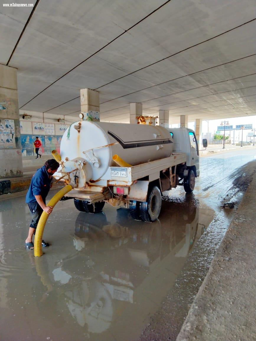   هطول أمطار غزيرة ببلطيم والمصيف بكفر الشيخ واستمرار رفع المياه