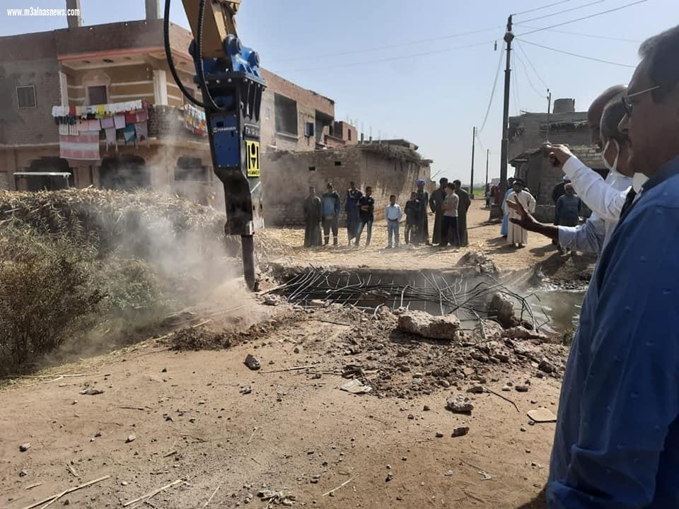 محافظ أسيوط: إزالة 28 حالة تعدي على أراضي تابعة للاصلاح الزراعي والصرف والري بمركزي منفلوط والقوصية ضمن المرحلة الثانية من الموجة الـ 18 لازالة التعديات
