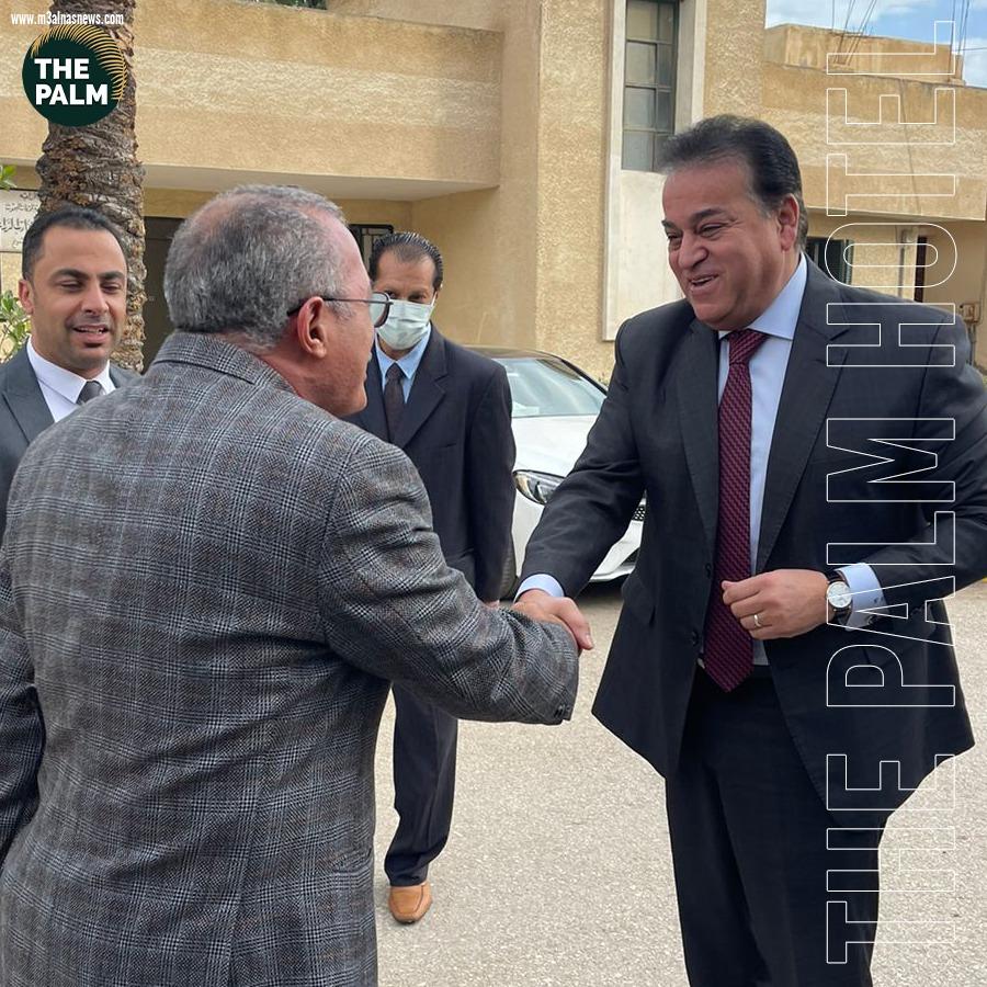 على هامش زيارة الرئيس لجامعة كفرالشيخ... وزير التعليم العالى يتفقد فندق The Palm