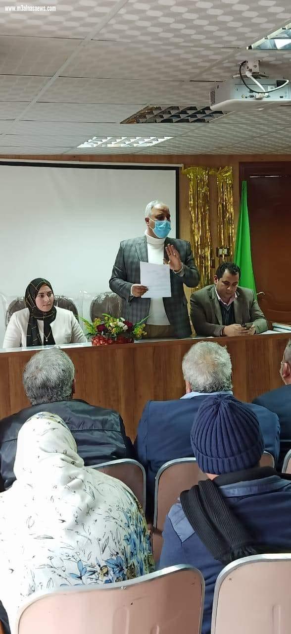 وكيل وزارة الشباب والرياضة بالقليوبية يناقش الإدارة الهندسية تفاصيل حياة كريمة المرحلة القادمة