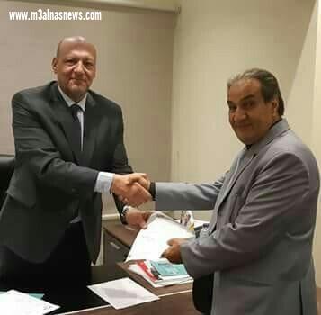 الدكتور حسين أبو العطا يكرم السيد حمودة أمين عام حزب مصر الثورة بكفر الشيخ