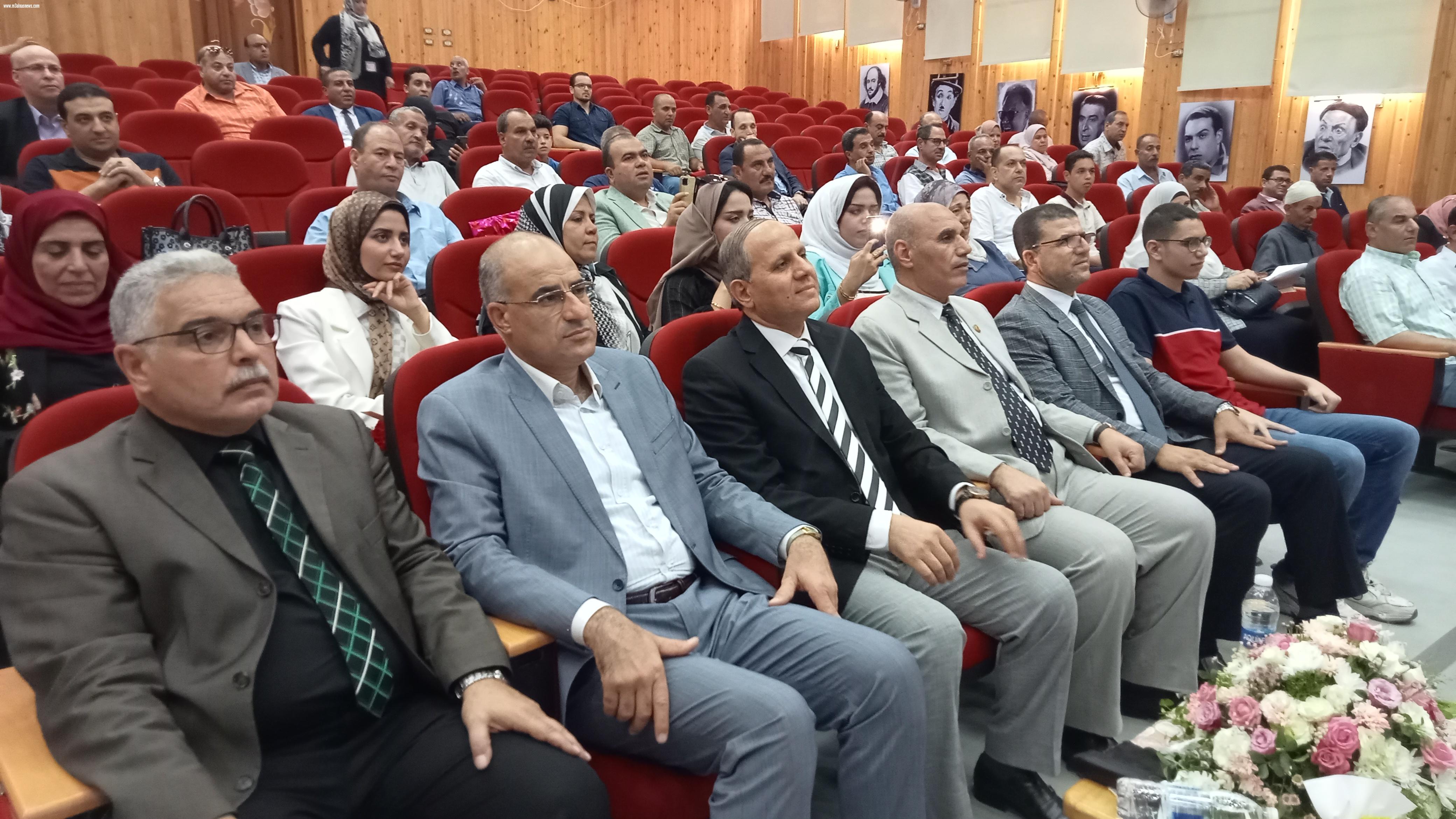 قيادات التربية والتعليم تكرم ... خالد البربرى .. مدير تعليم كفر الشيخ لبلوغة سن المعاش