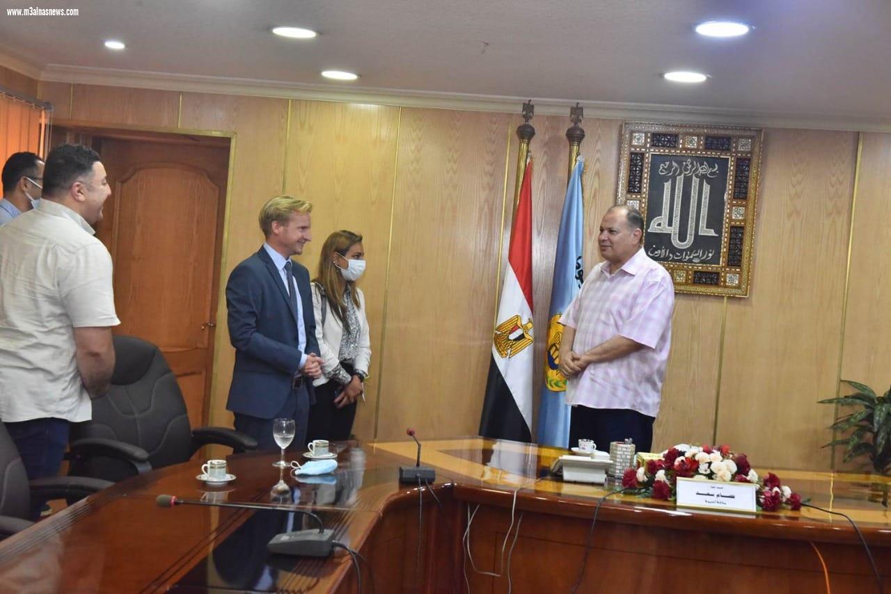 محافظ أسيوط يلتقي ممثلي صندوق التنمية الحضارية والوكالة الالمانية للتعاون الدولي لمناقشة تطوير البنية التحتية بالمناطق غير المخططة بمركز أبنوب