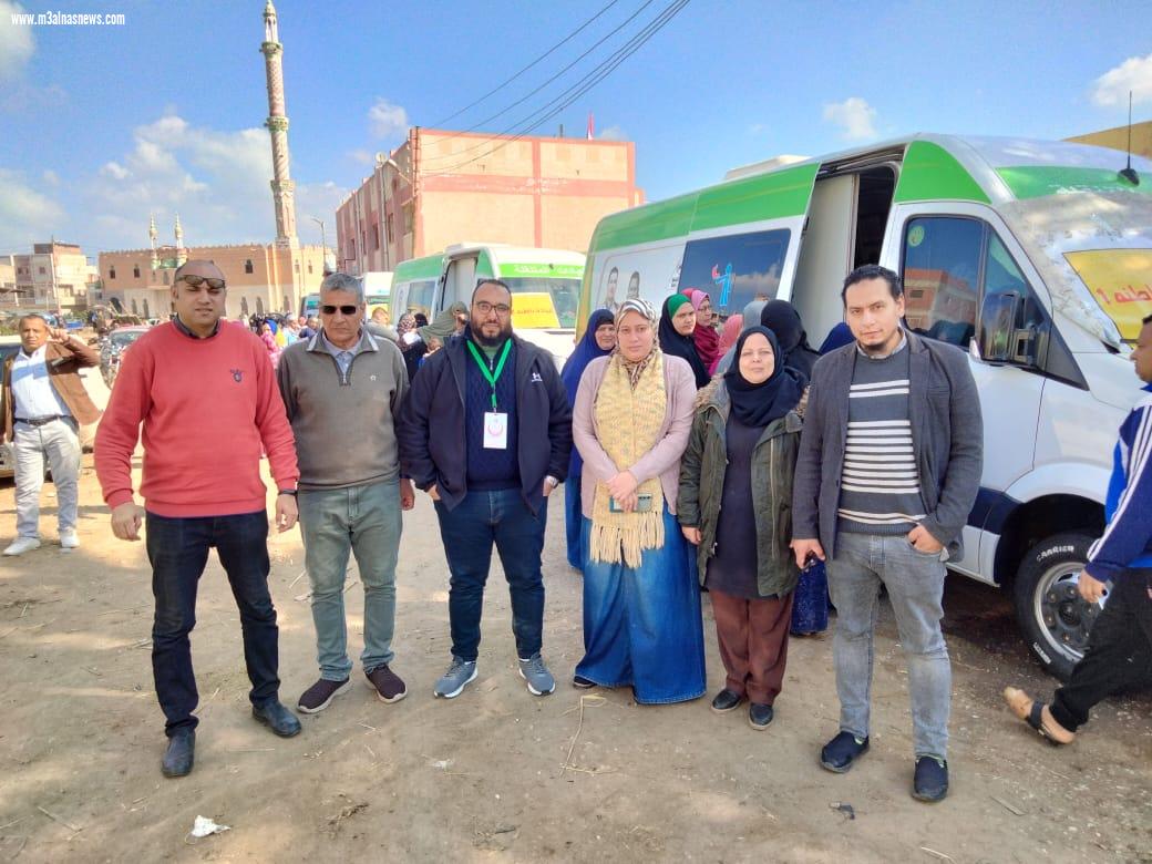 إجراء الكشف الطبي على 2092 مواطنا بقافلة حياة كريمة بقرية الشقة بقلين بكفر الشيخ