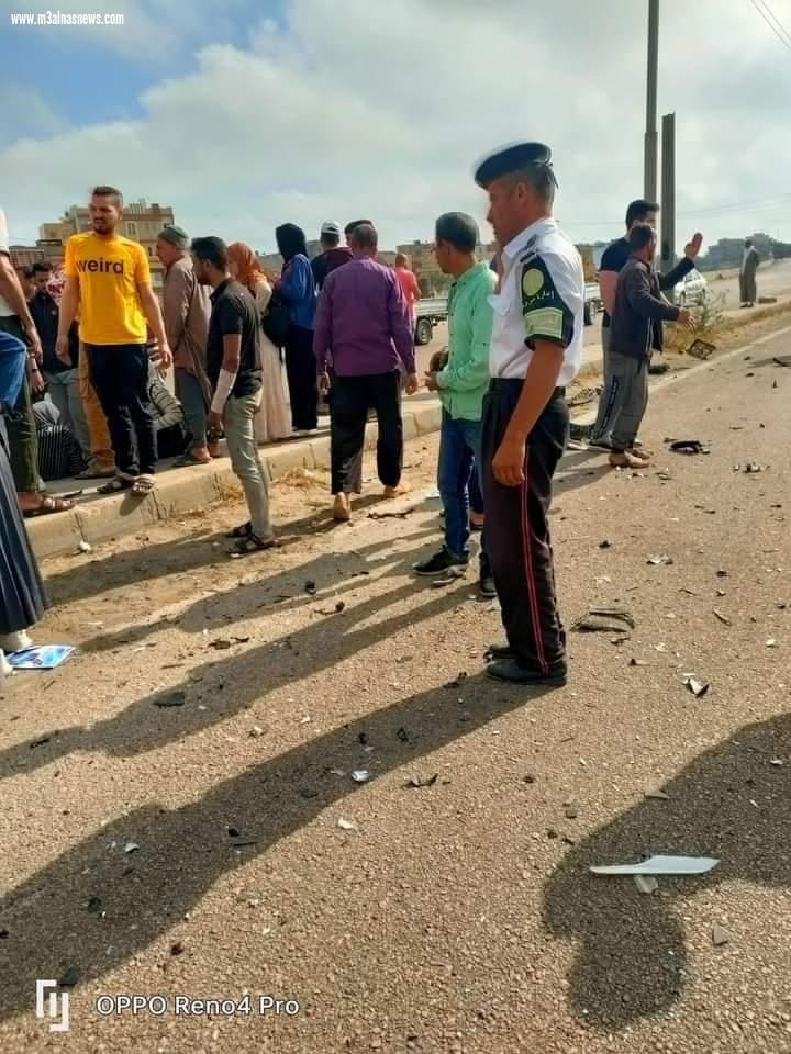 النائب يونس عبدالرازق يطمئن على الطلاب المصابين فى حادث تصادم البرلس بكفر الشيخ
