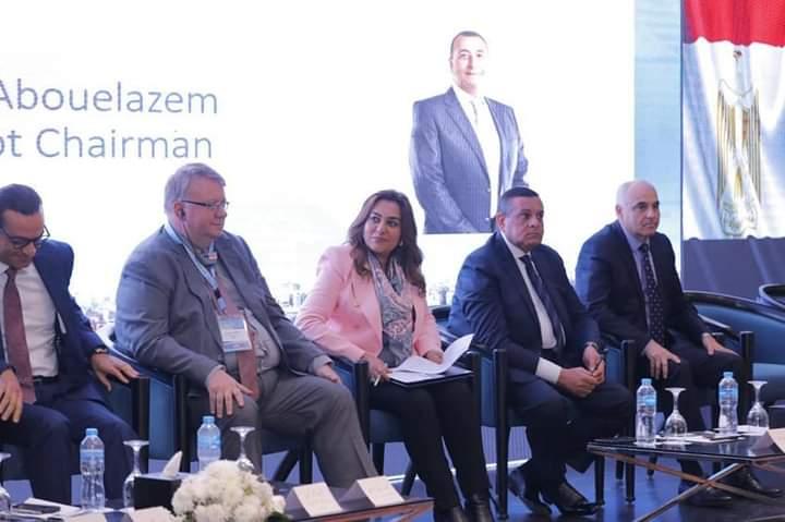آمنة وعوض .. يشهدان الجلسة الإفتتاحية لقمة ريادة الأعمال 