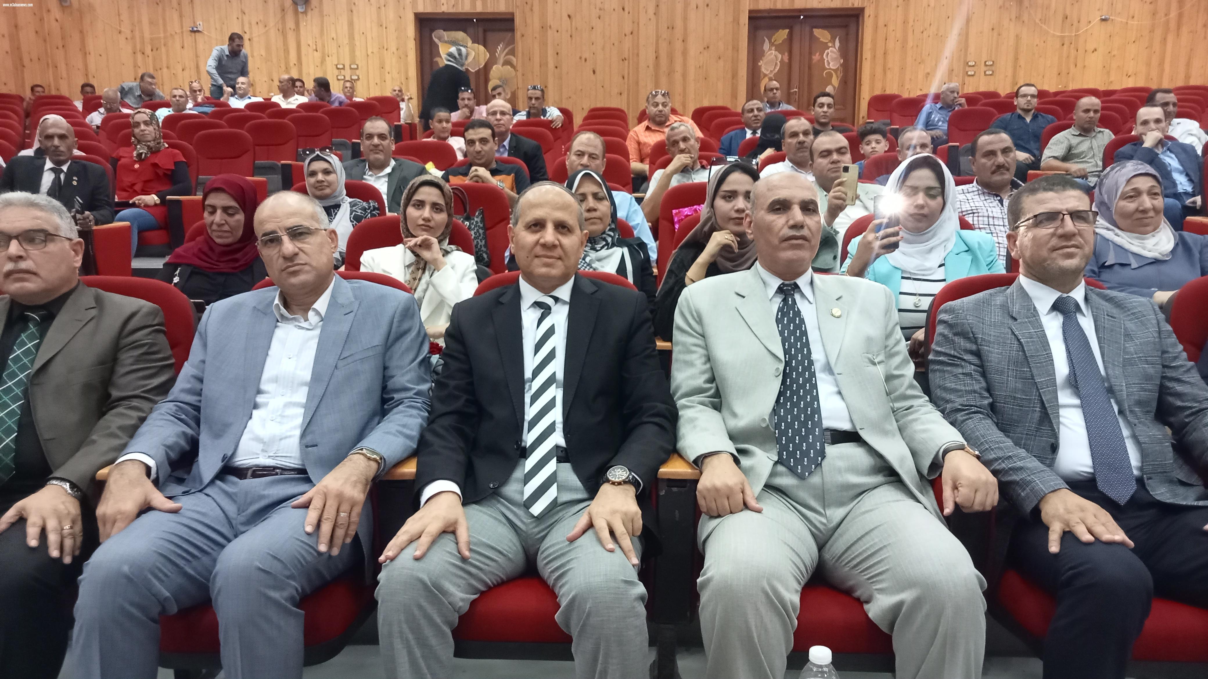 قيادات التربية والتعليم تكرم ... خالد البربرى .. مدير تعليم كفر الشيخ لبلوغة سن المعاش