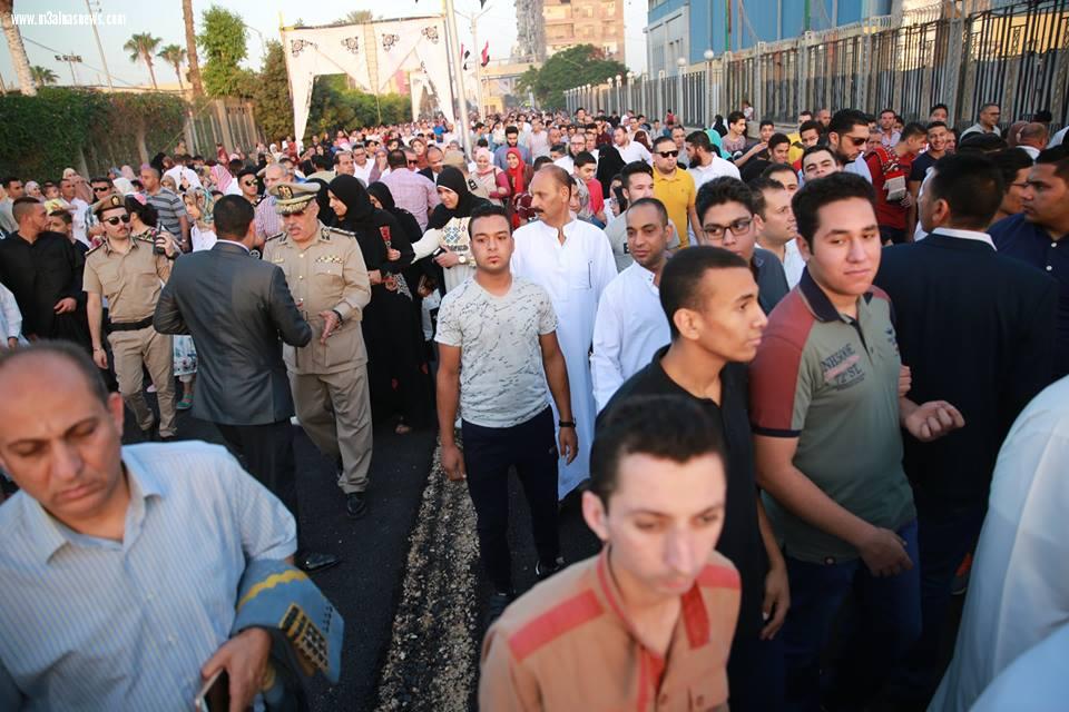 محافظ كفرالشيخ يؤدي صلاة عيد الفطر المبارك بالاستاد الرياضي وسط الآلاف من المصلين.. 