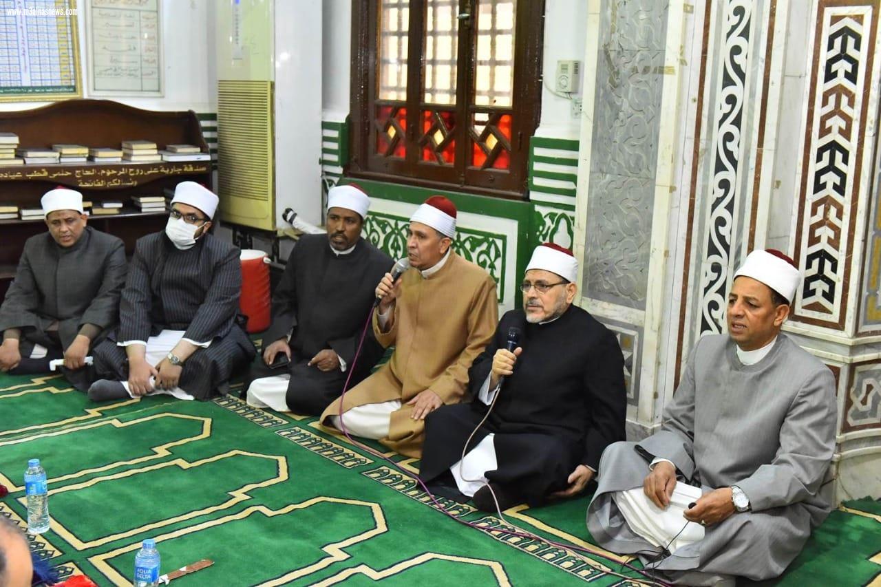 محافظ أسيوط يستقبل المهنئين بعيد الفطر المبارك بمقر ديوان عام المحافظة
