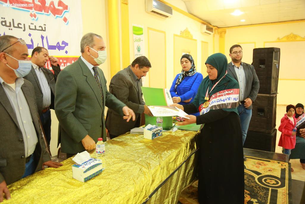 محافظ كفرالشيخ يكرم المتفوقين من الأيتام والأمهات المثاليات ويوزع مساعدات لـ 5 عرائس في احتفالية الأورمان