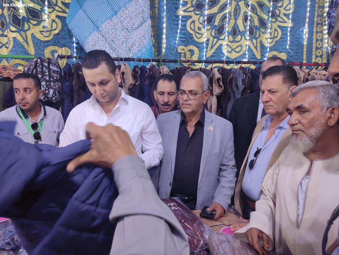 مستقبل وطن بكفر الشيخ يفتتح  معرضا مجانيا للملابس والأدوات المدرسية فى الحامول 
