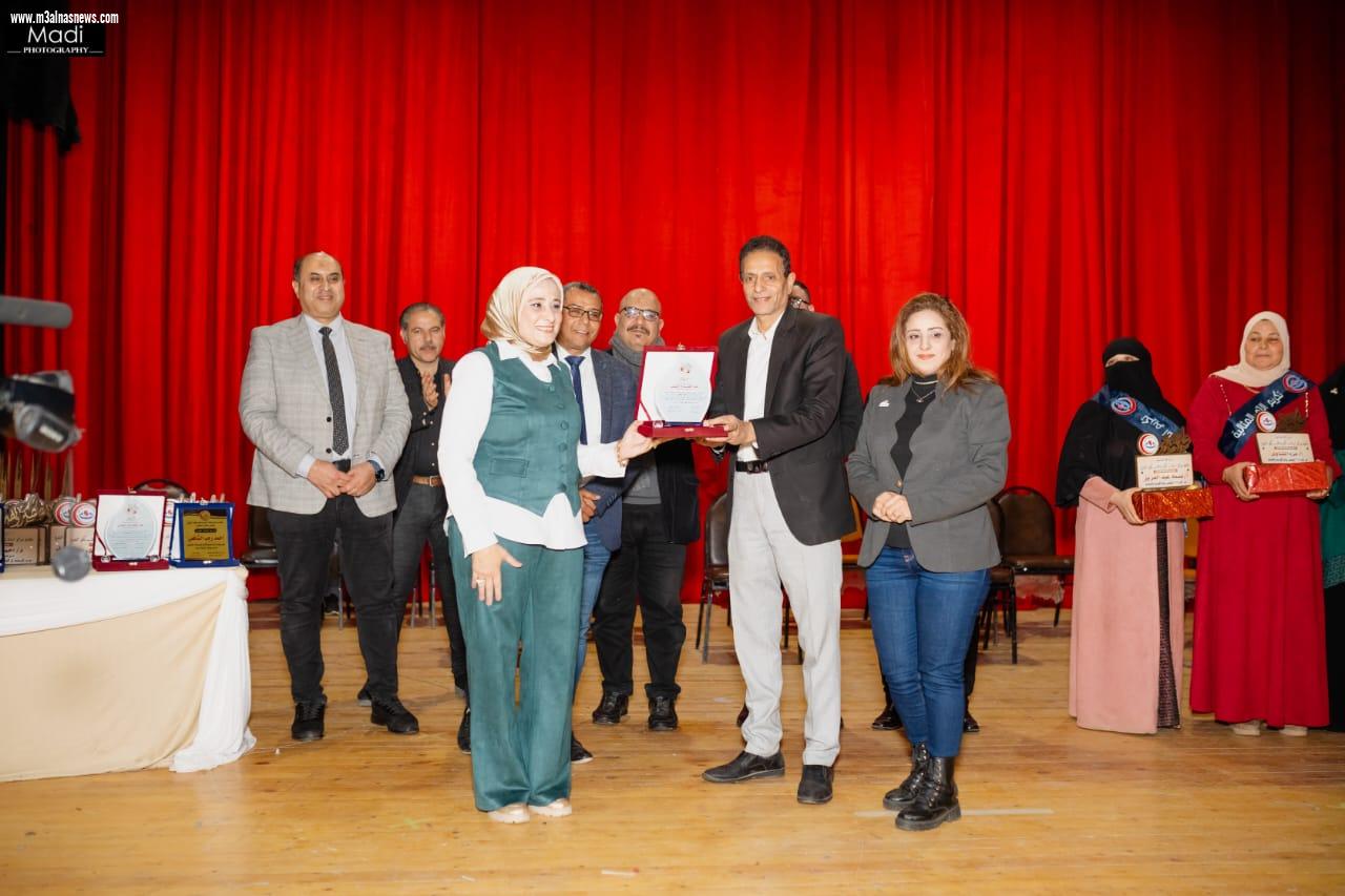 بالصور تكريم 97 طبيبا وأم مثاليه فى الحفل السنوى لمركز الكبد بكفر الشيخ