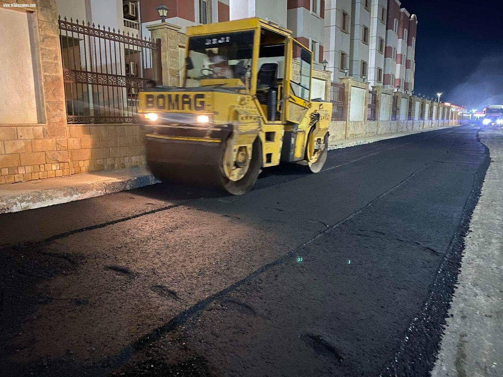 محافظ كفرالشيخ: يتابع أعمال الرصف  بمصيف بلطيم استعدادا لموسم الصيف