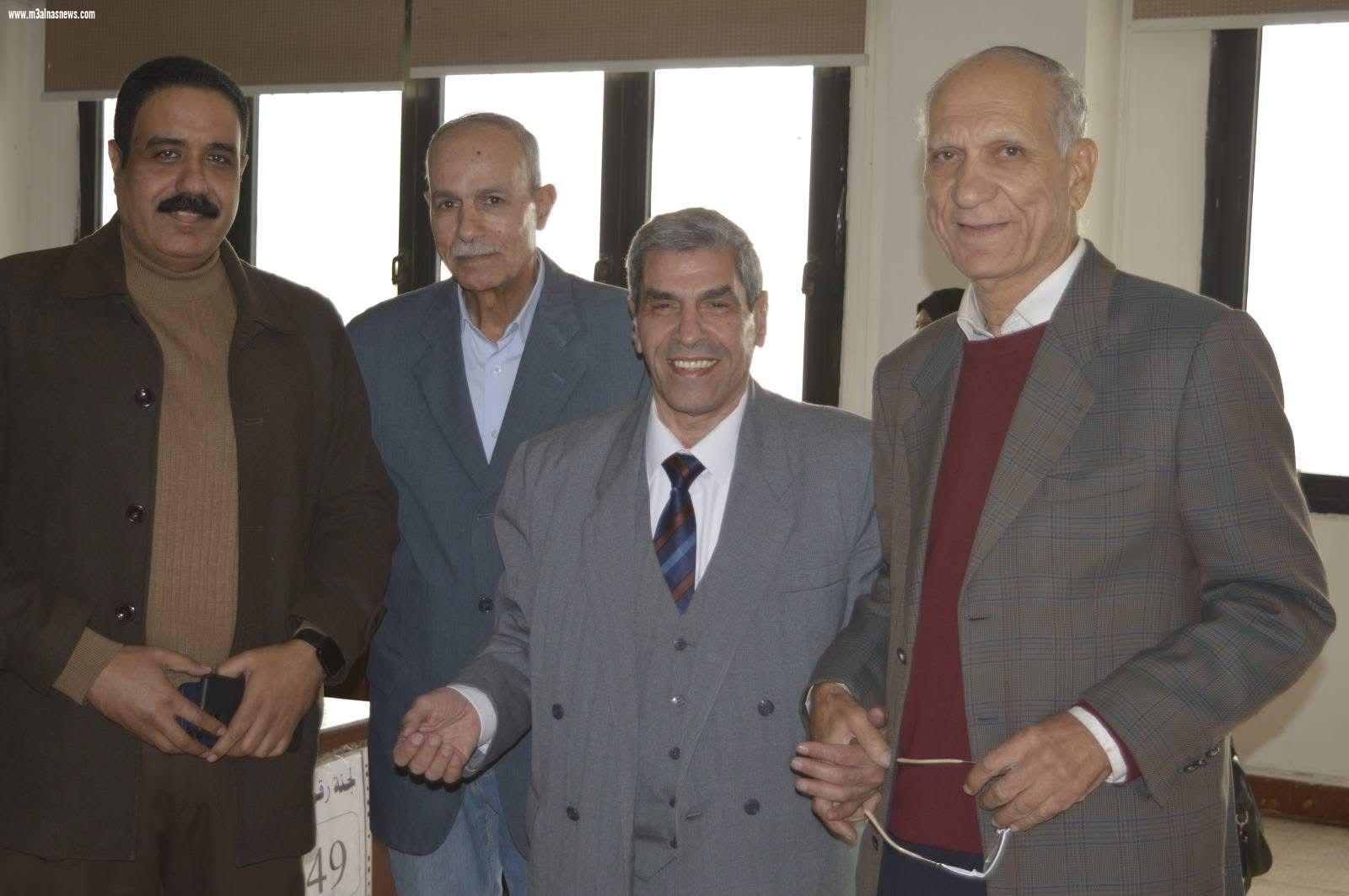 عميد معهد طيبة العالي لتكنولوجيا الإدارة والمعلومات يتفقد لجان الامتحانات وسط انضباط كامل