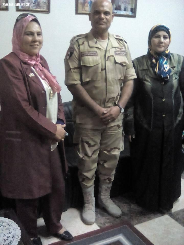 بالصور| مدير إدارة بلطيم التعليمية يكرّم المستشار العسكري بكفر الشيخ