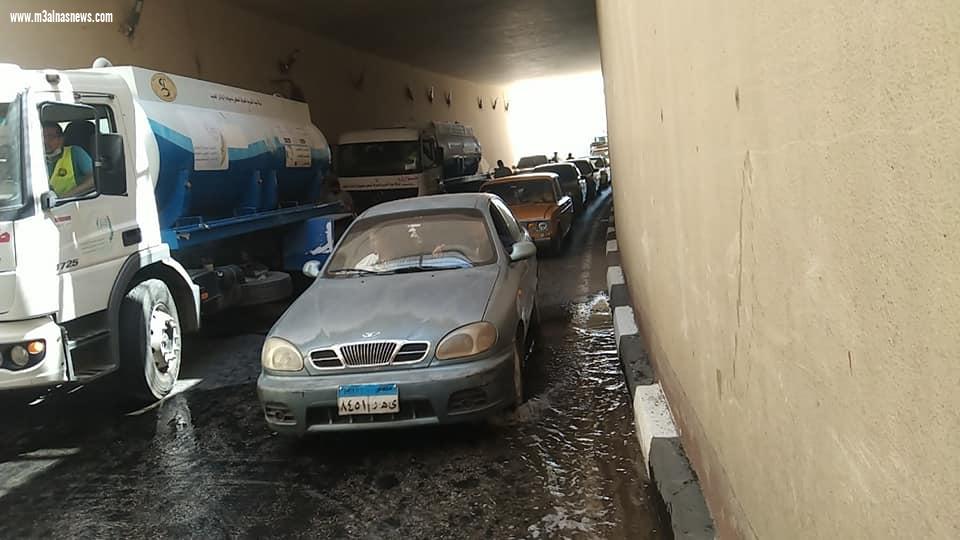 محافظ أسيوط يعلن استعداد كافة الاجهزة التنفيذية لمواجهة السيول والأمطار وتجارب ميدانية وسيناريوهات لإدارة الازمة وجاهزية 43 سد اعاقة و6 جسور حماية