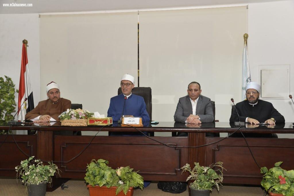محافظ أسيوط يلتقى أمين عام مجمع البحوث الاسلامية لمناقشة دعم وتنشيط العمل الدعوى وتفعيل المشاركة المجتمعية لمواجهة الظواهر السلبية