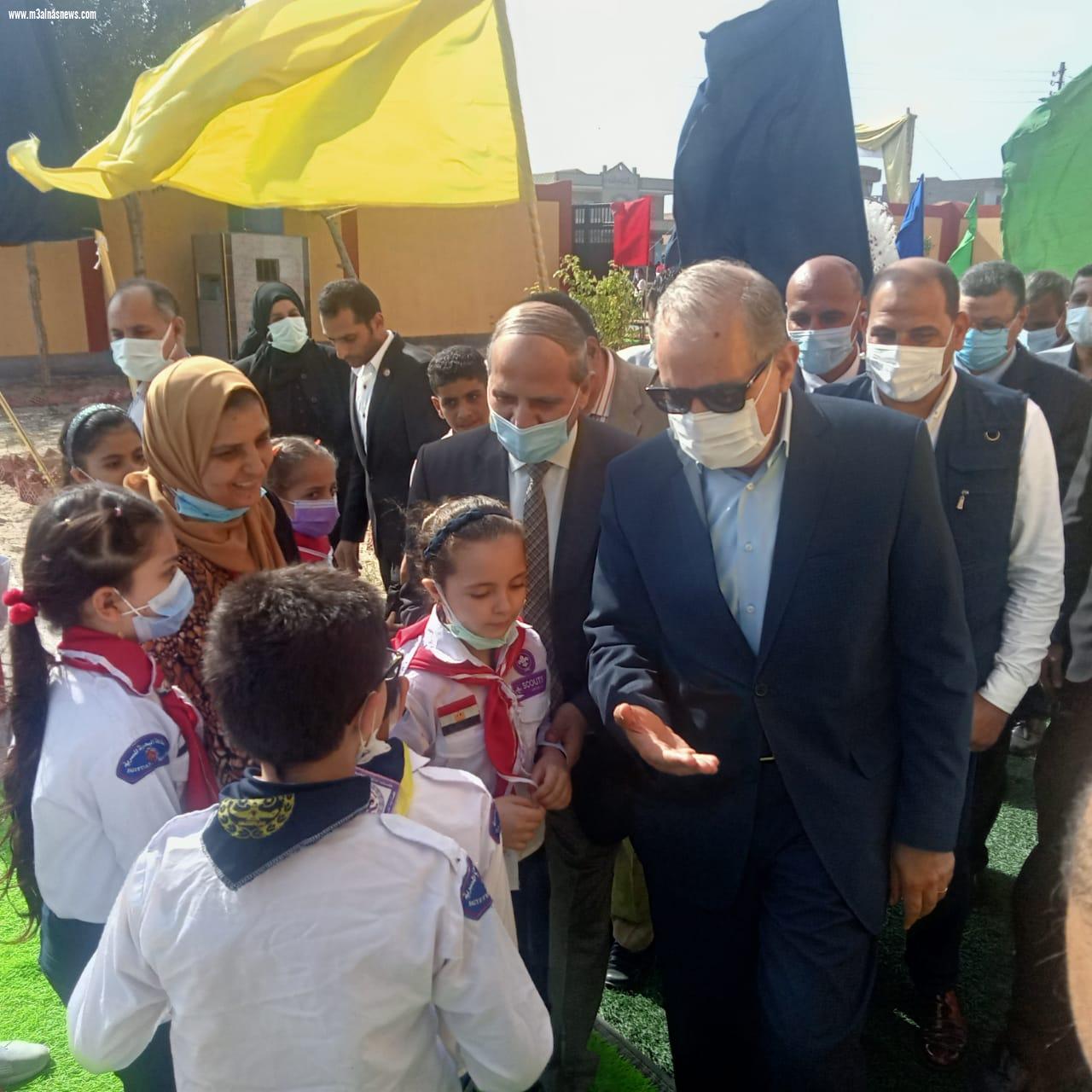محافظ كفر الشيخ يفتتح مدرسة كريم العزب الثانوية ببلطيم بتكلفة 5 مليون و 134 الف جنيه