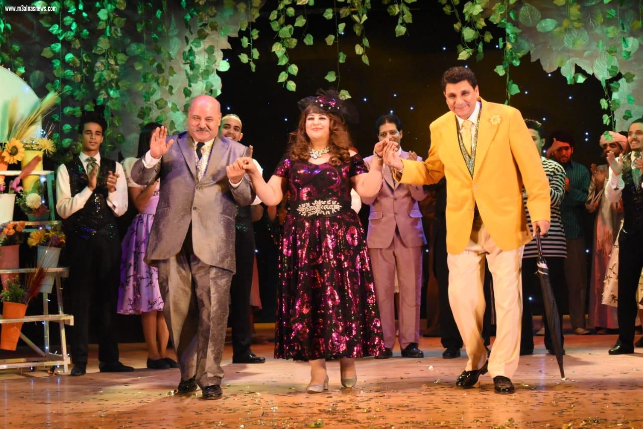 بالصور آخر عرض إستثنائي لمسرحية حلم جميل بطولة سامح حسين وساره درزاوي