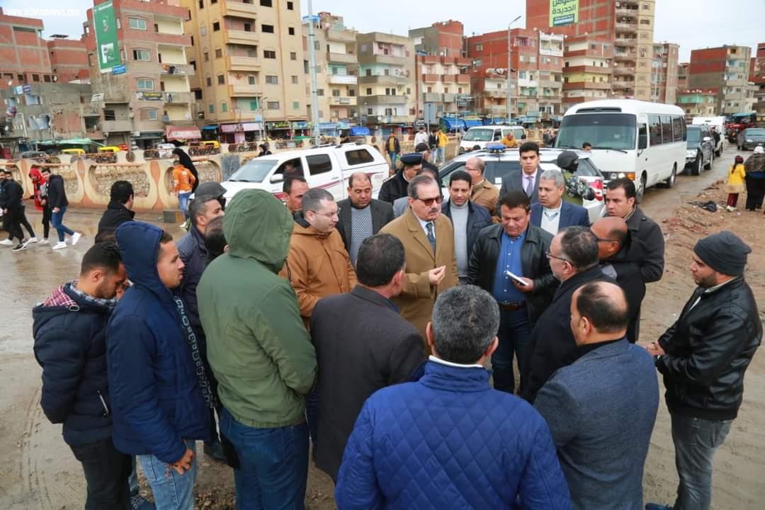 محافظ كفر الشيخ. يتفقد أعمال رفع مياه الأمطار بالشوارع  ويشيد بعمال مجالس المدن