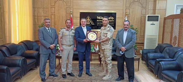 جامعة بنها تبحث سبل التعاون مع قوات الدفاع الشعبى لنشر الوعى الوطنى بين الطلاب