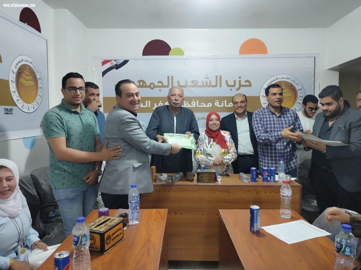 احتفالاً بعيد العمال ... الشعب الجمهورى يكرم المتميزين بالقطاعات المختلفه