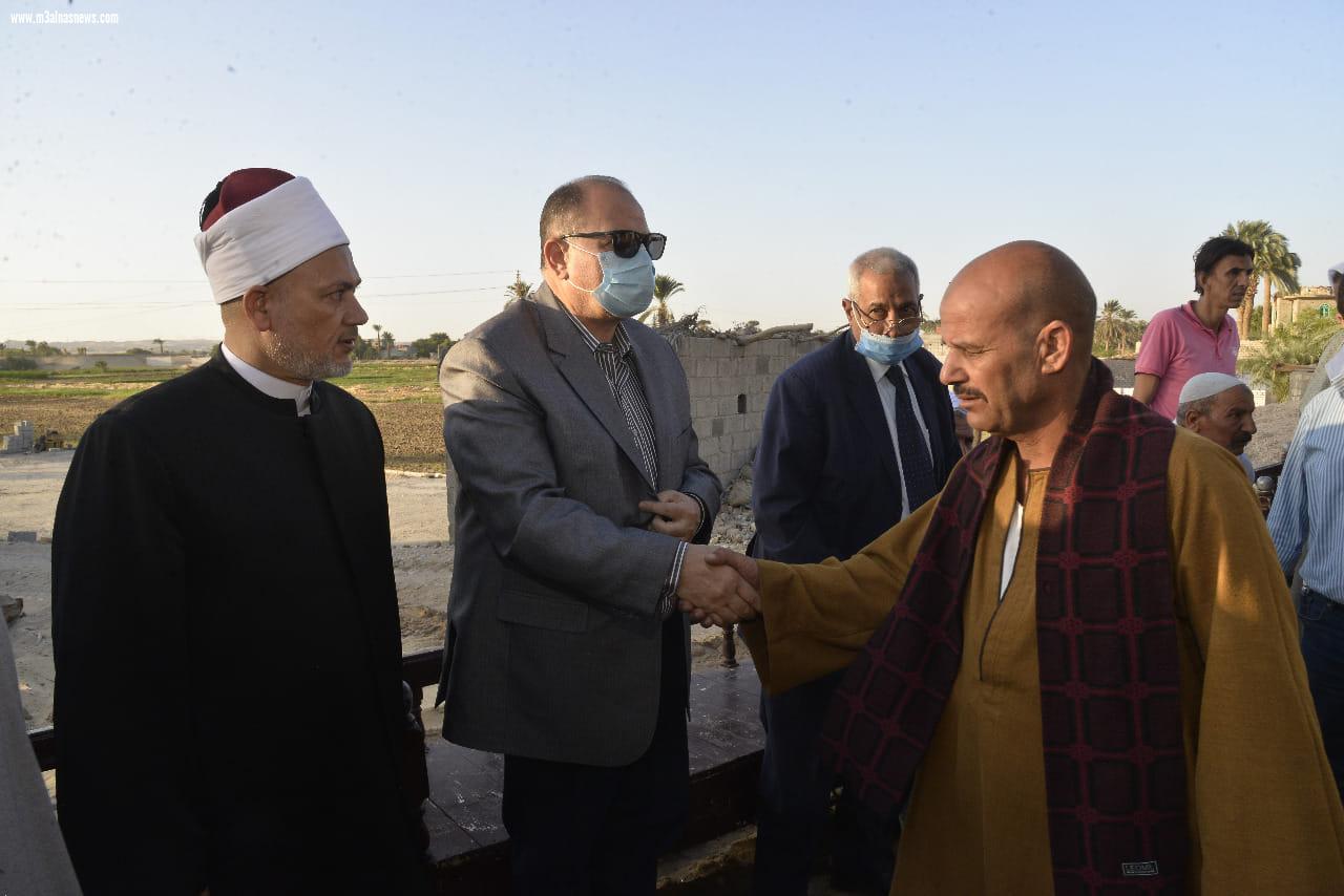 محافظ أسيوط يشارك فى تشييع جثامين 