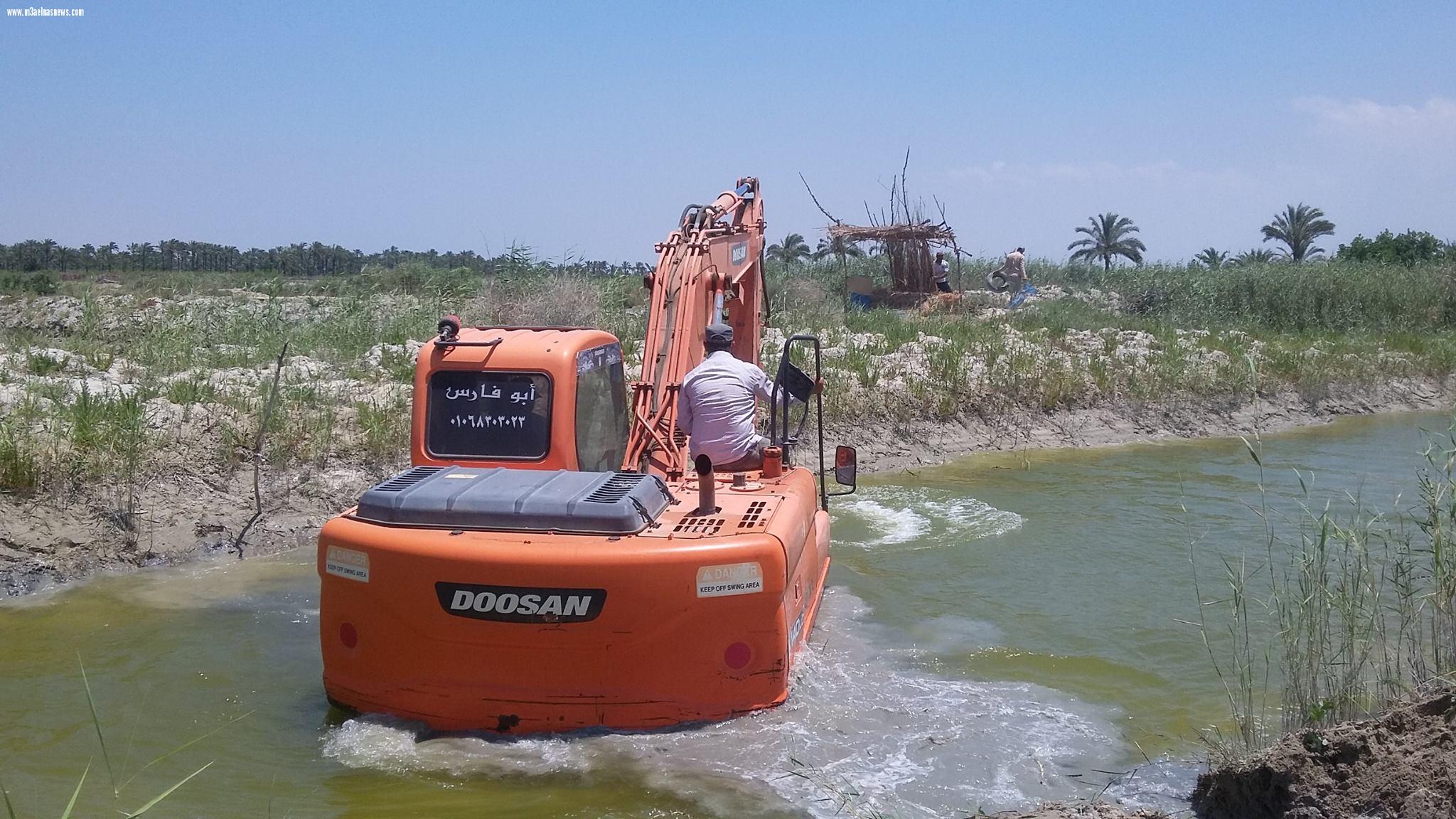 بصور . رفع عدد كبير من التعديات على أرض أملاك الدوله بملاحة منيسى بالبرلس