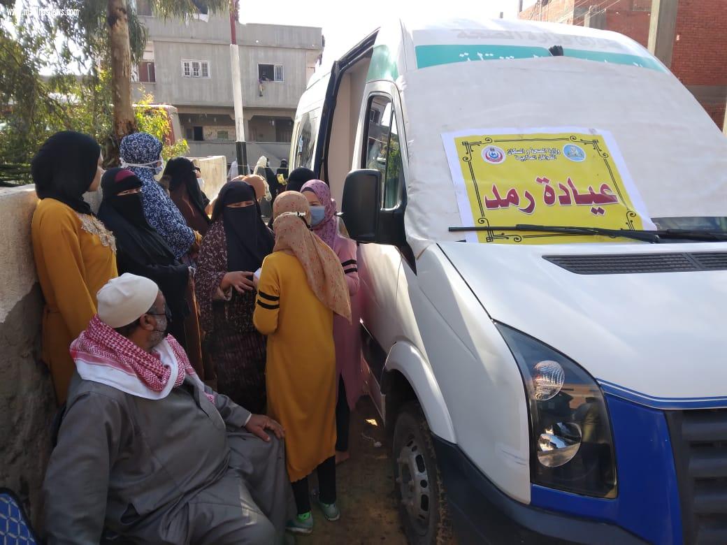  إجراء الكشف الطبي على 2120 متردداً على قافلة حياة كريمة بقلين