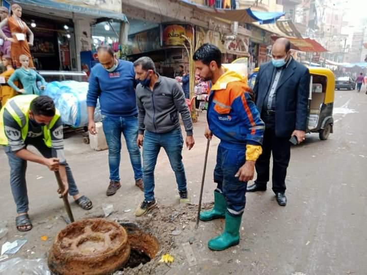 محافظ كفرالشيخ يتابع استكمال أعمال تطهير خطوط الصرف بدسوق