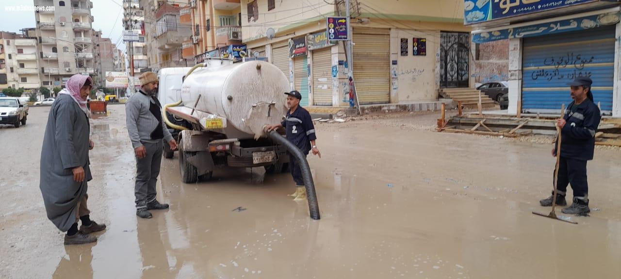 استمرار رفع مياه الأمطار بشوارع مدن وقرى كفر الشيخ