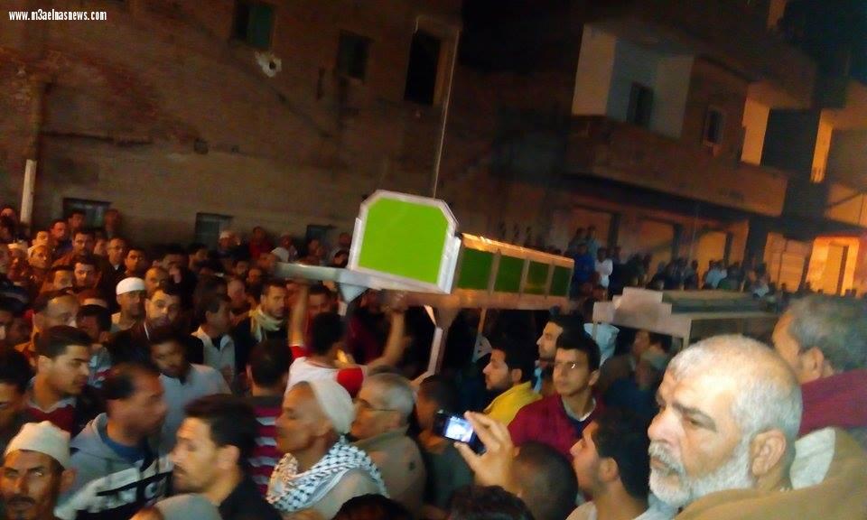 الآلاف بقلين يتقدمهم محافظ كفر الشيخ يشيعون جثمان الرائد أحمد الدشاش وسط هتافات منددة بالإرهاب