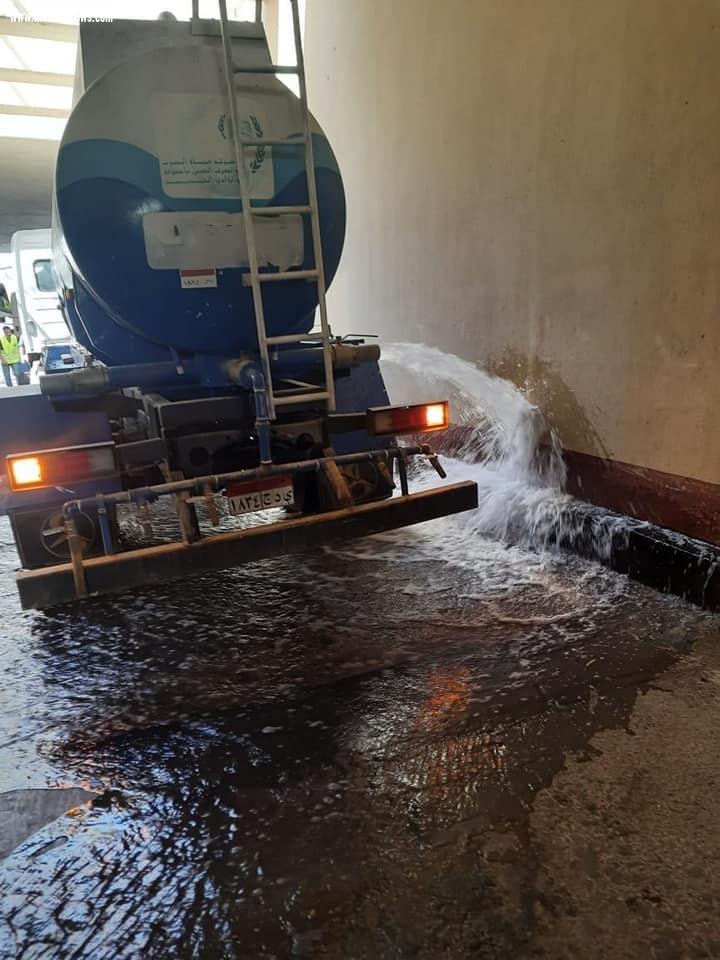 محافظ أسيوط يعلن استعداد كافة الاجهزة التنفيذية لمواجهة السيول والأمطار وتجارب ميدانية وسيناريوهات لإدارة الازمة وجاهزية 43 سد اعاقة و6 جسور حماية