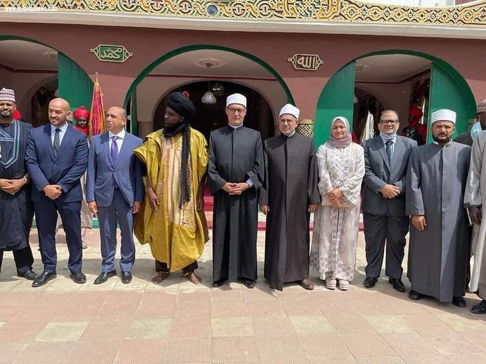 وفدُ الأزهرِ الشريفِ بمشاركةِ رئيسِ قطاعِ المعاهدِ الأزهريةِ يتفقدُ المعاهدَ الأزهريةَ والمركزَ الثقافيَ المصريَ بمدينةِ