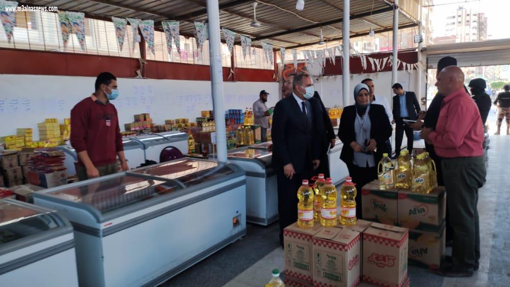 محافظ كفر الشيخ يتفقد الأسواق ويوجه بحملات لضبط لمنع احتكار السلع