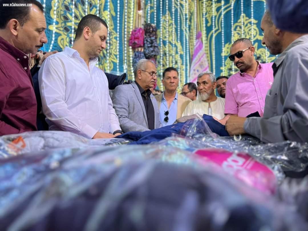 مستقبل وطن بكفر الشيخ يفتتح  معرضا مجانيا للملابس والأدوات المدرسية فى الحامول 