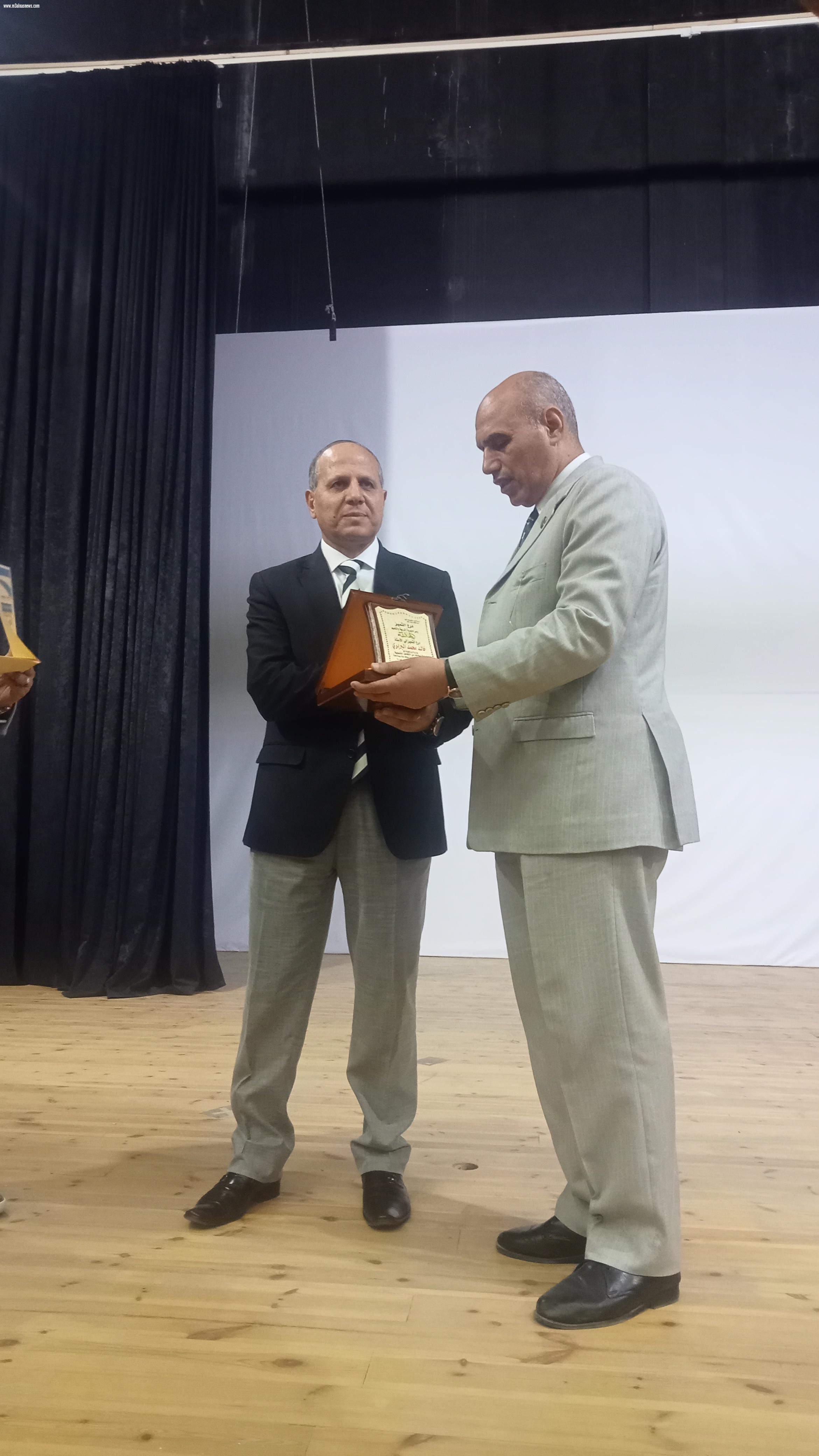 قيادات التربية والتعليم تكرم ... خالد البربرى .. مدير تعليم كفر الشيخ لبلوغة سن المعاش