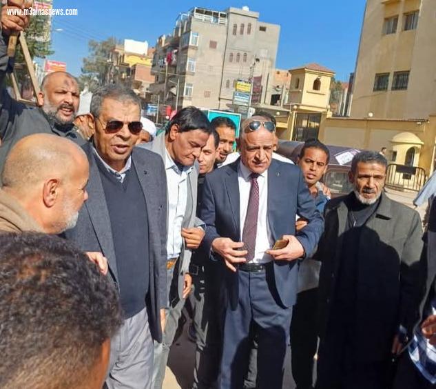 بالهتافات والأغانى الوطنيه والزغاريد ... الآلاف فى استقبال حاشد للواء مسعد أبوسكين بمسقط رأسه بكفر الشيخ