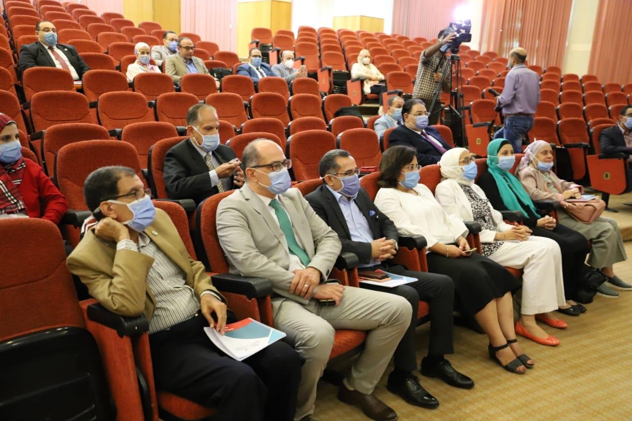 مستشفيات جامعة عين شمس تستعد للحصول علي الاعتماد والتسجيل بمنظومة التأمين الصحي الشامل 