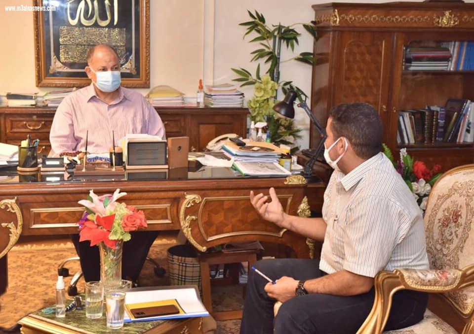 محافظ أسيوط يلتقي المدير الجديد لفرع شركة المقاولون العرب بالمحافظة ويستعرض الموقف التنفيذي لمشروعات حياة كريمة وتطوير الريف المصري