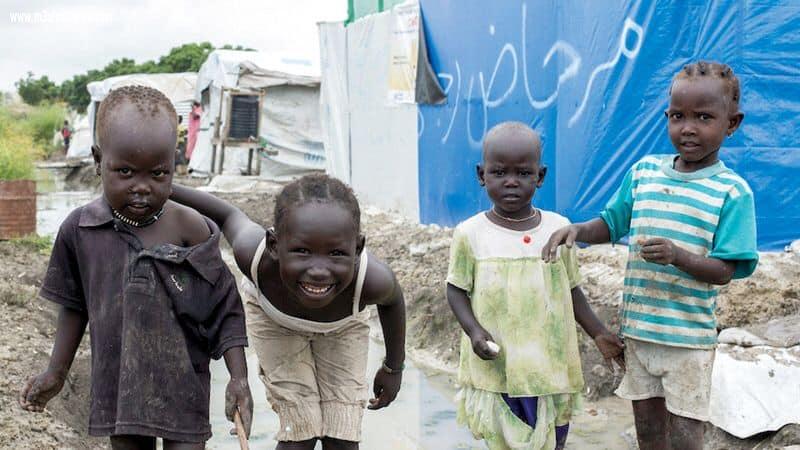 سيدة الأعمال وفاء خليفة في حملة تبرعات موسعة بأسوان والسودان