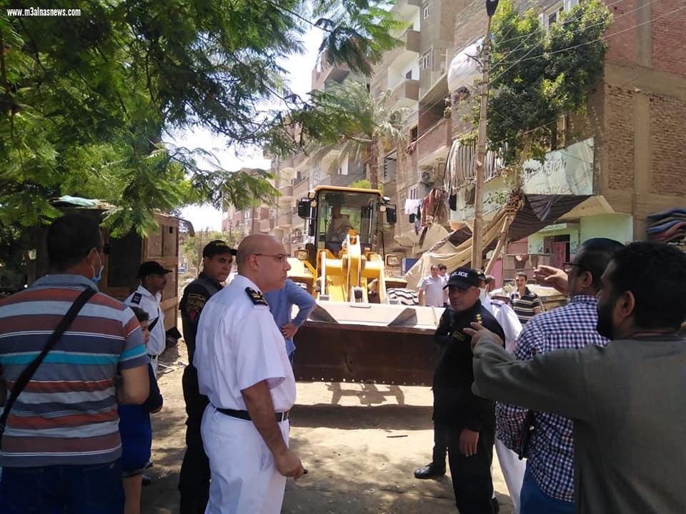 محافظ أسيوط : تنفيذ 37 حالات ازالة لبعض التعديات على الاراضى الزراعية ومخالفات البناء بمراكز الفتح وساحل سليم وصدفا وحى شرق