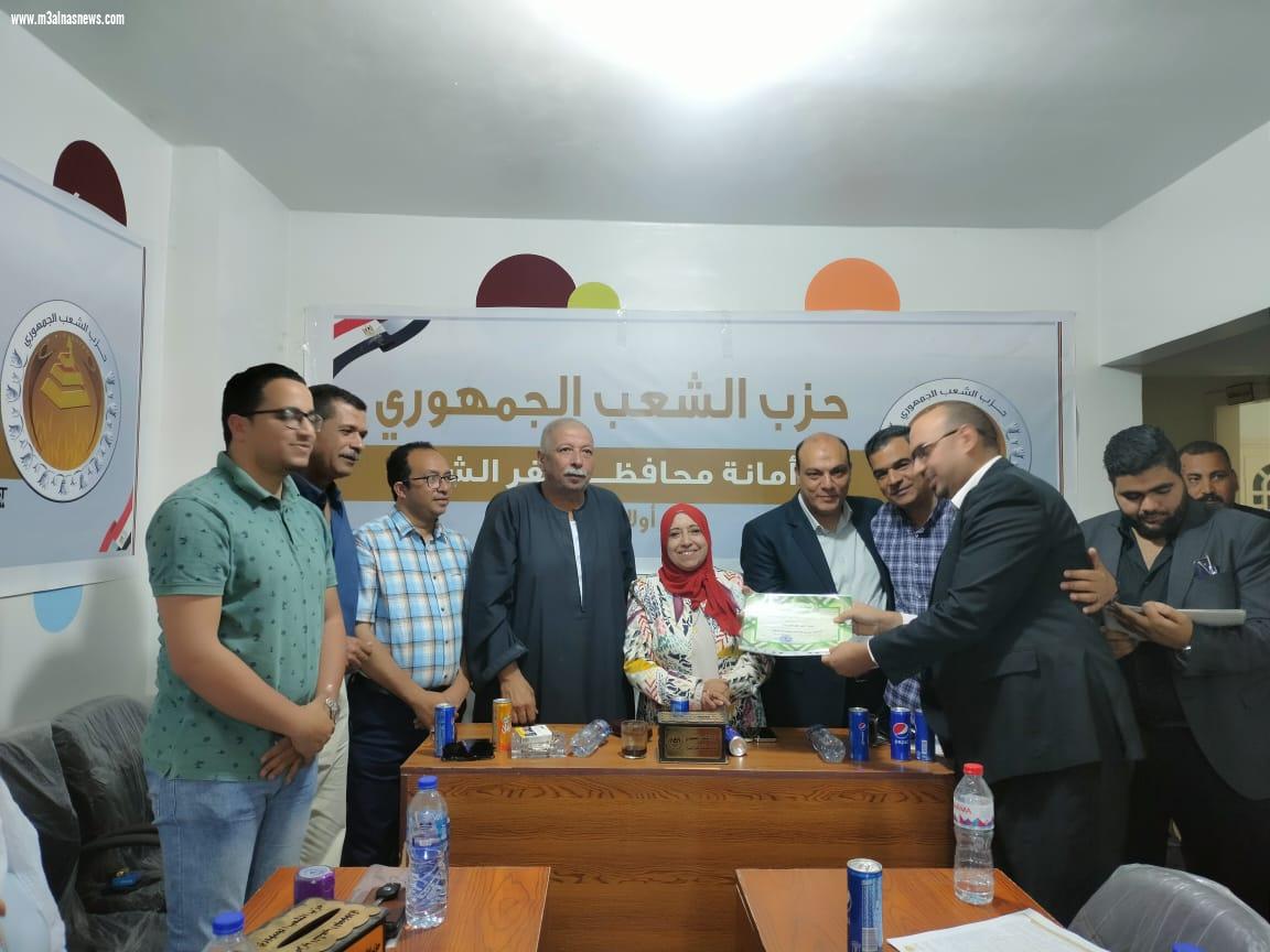 احتفالاً بعيد العمال ... الشعب الجمهورى يكرم المتميزين بالقطاعات المختلفه