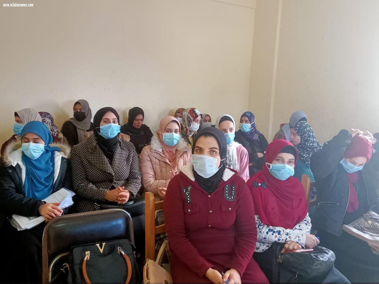   قومي المرأة بكفر الشيخ ينظم حملات توعية ل 1222 سيدة لرفع وعيهن بعدد من القضايا الأسرية