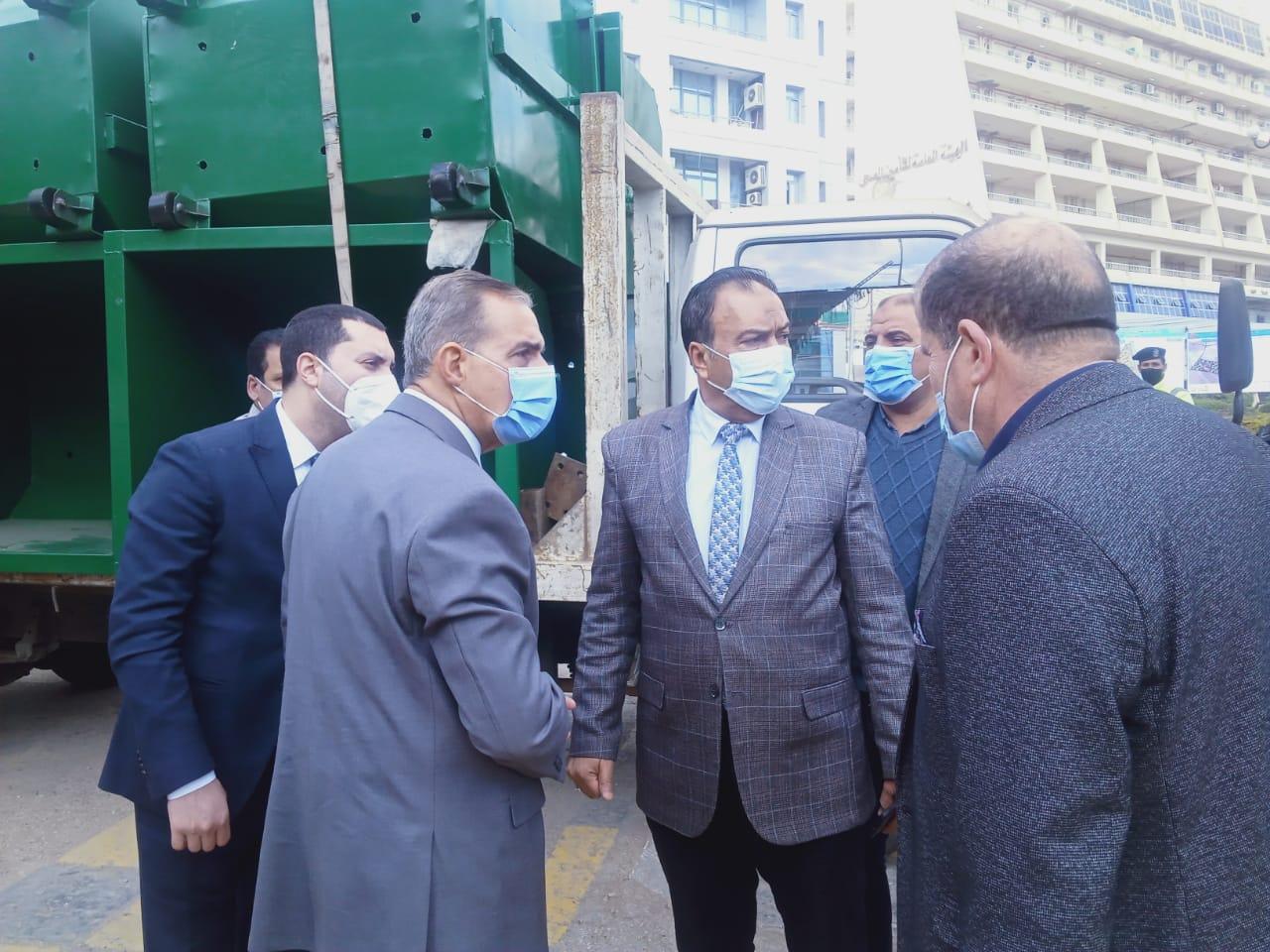 بالصور .. دعم منظومة النظافة بمراكز محافظة كفر الشيخ ب 165صندوقا بلاستيكيا متحركا و سيارة شفط و كنس الأتربة