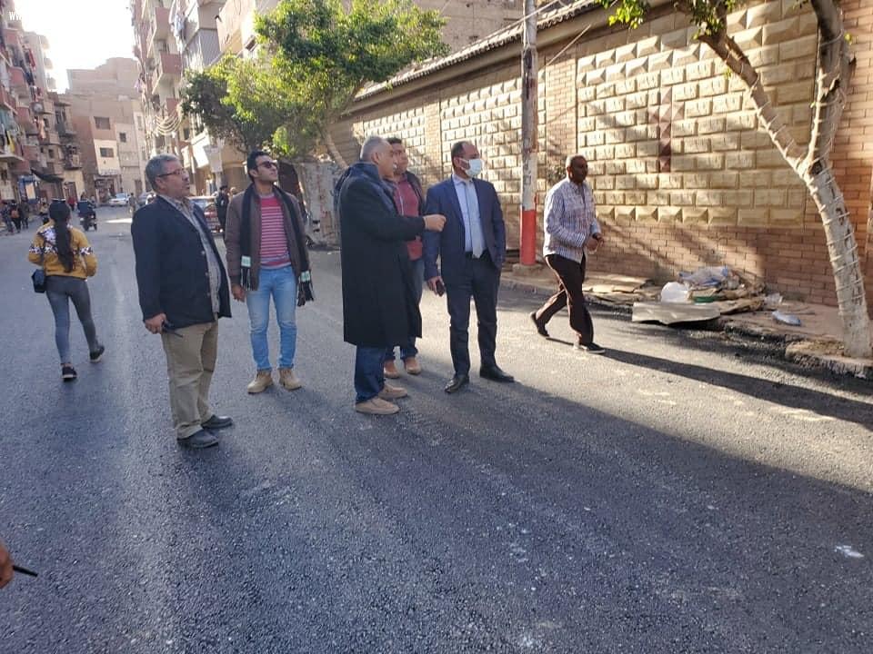 محافظ أسيوط يعلن استكمال أعمال رصف شوارع حى غرب والسكرتير العام يتفقد أعمال إعادة رصف بعض الشوارع
