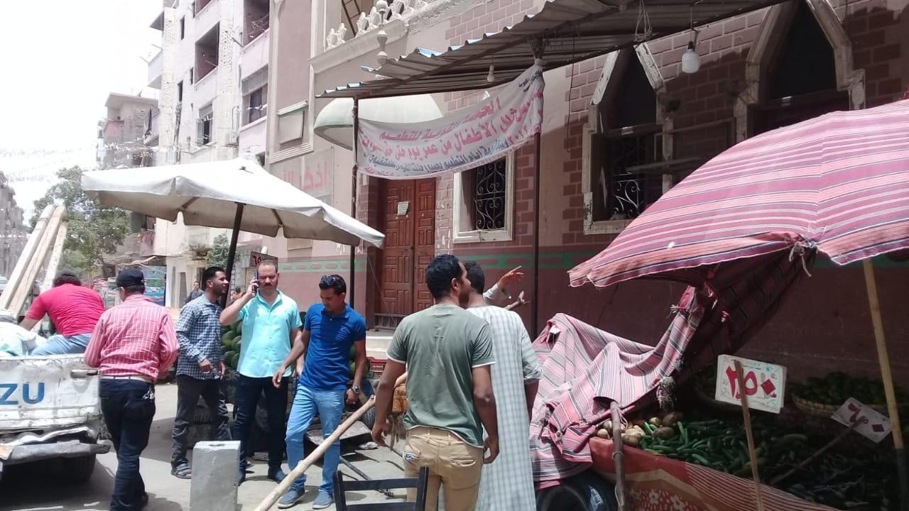 محافظ أسيوط: تكثيف حملات الاشغالات تزامناً مع الأعياد ورفع تعديات الباعة الجائلين من الشوارع