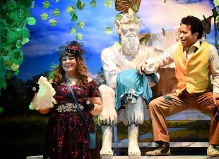 بالصور آخر عرض إستثنائي لمسرحية حلم جميل بطولة سامح حسين وساره درزاوي