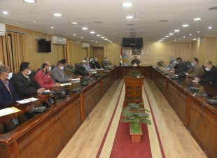 محافظ أسيوط يناقش خطة العمل بمنظومة المتغيرات المكانية لرصد التعديات والقضاء على البناء العشوائي